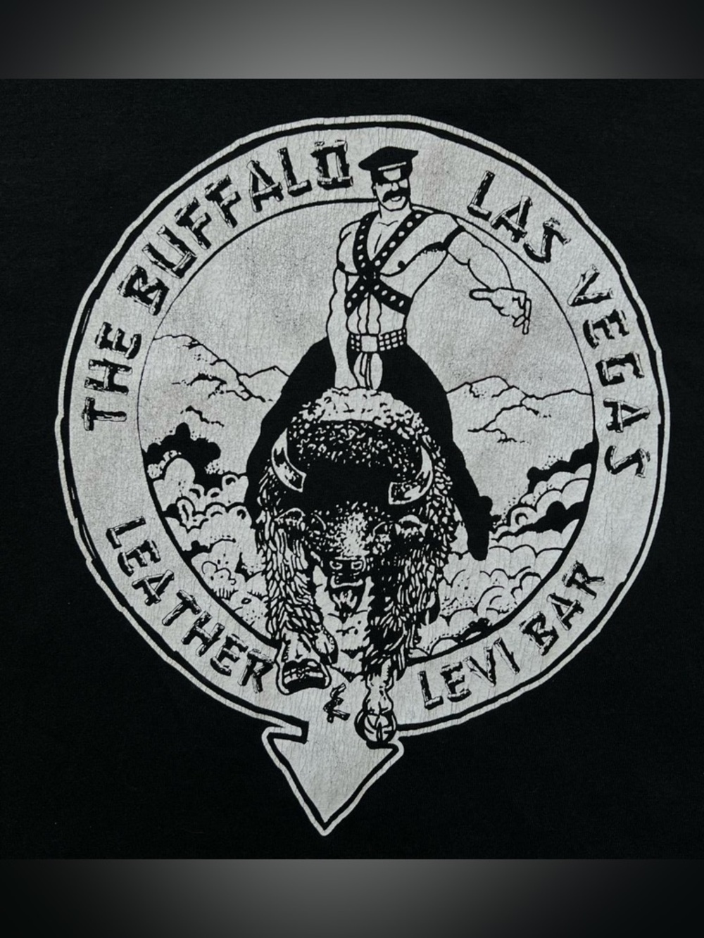 Rare, Vintage Y2K The Buffalo Las Vegas Leather & Levi Bar T-Shirt. Size XXL.